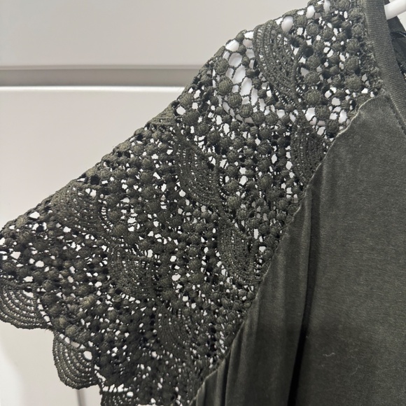 Dantelle Short Lace Sleeve Top - Picture 2 of 4